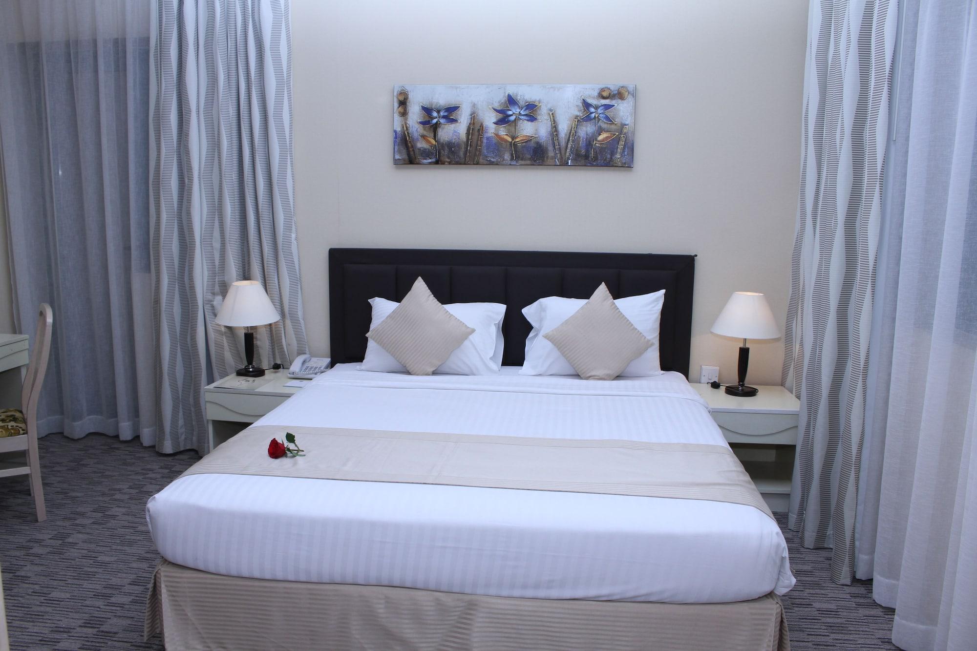 Wescott Pearl Hotel Apartments Dubai Exterior photo