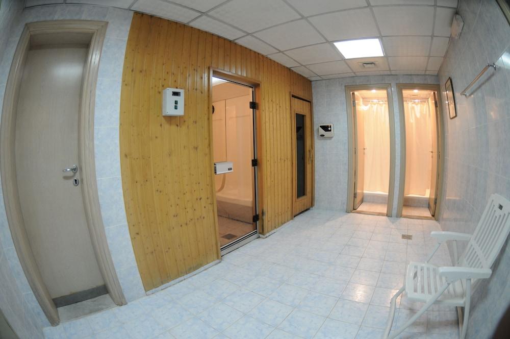 Wescott Pearl Hotel Apartments Dubai Exterior photo