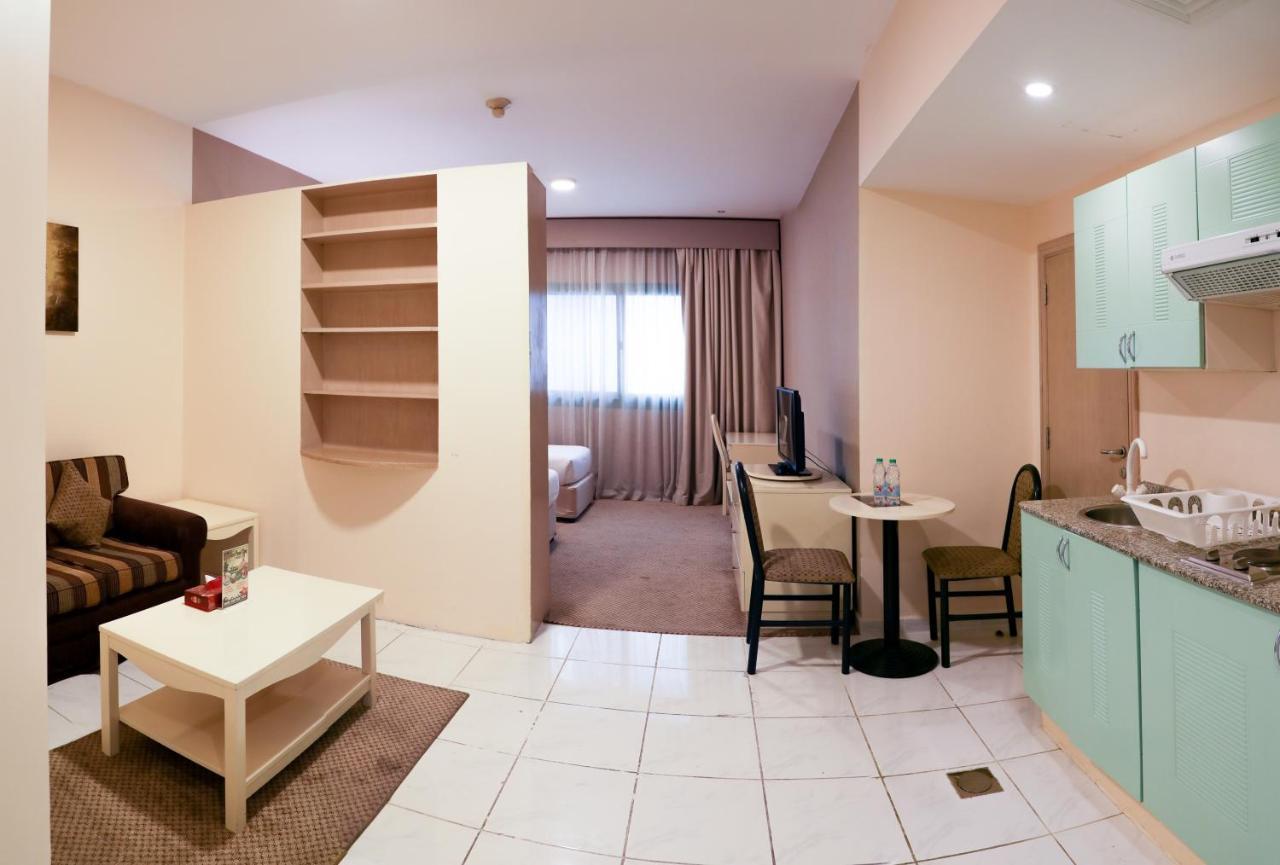 Wescott Pearl Hotel Apartments Dubai Exterior photo