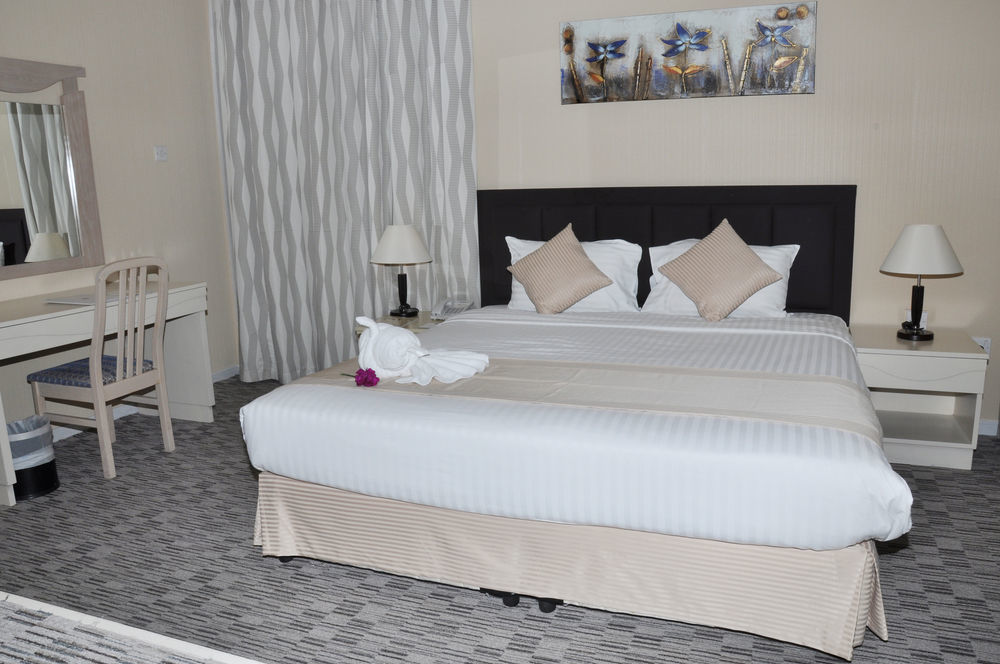 Wescott Pearl Hotel Apartments Dubai Exterior photo